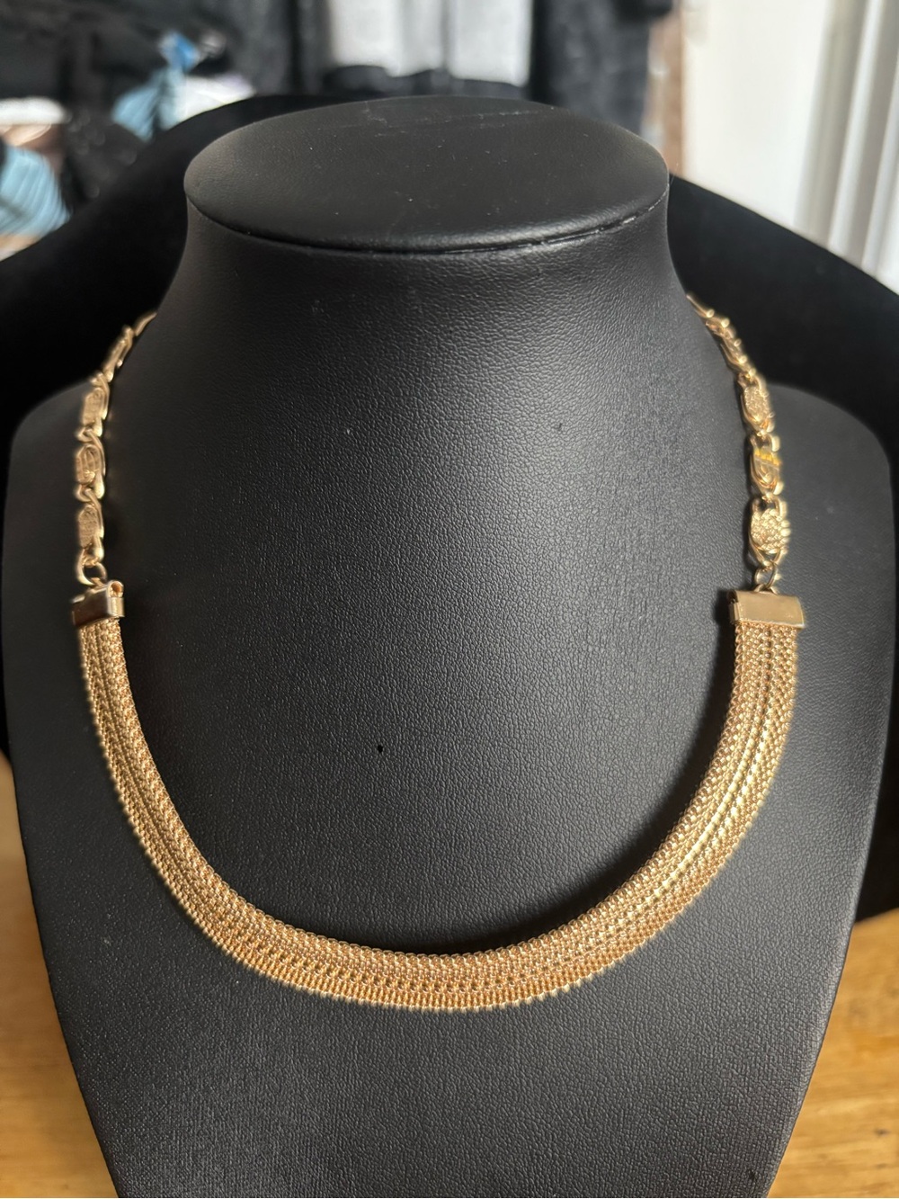 Emmons Elegant Gold Mesh Collar Necklace - Women Jewelry